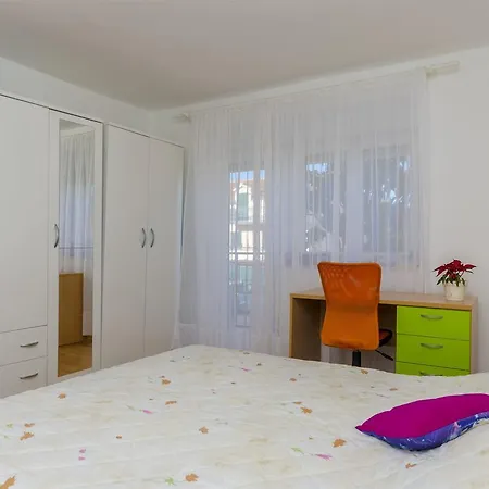 Apartment Franka *